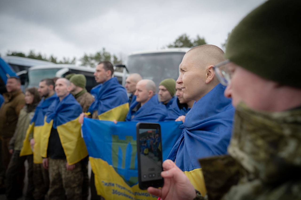Rusia și Ucraina au făcut un schimb de câte 175 de prizonieri de război, înainte de armistițiul de Paște 