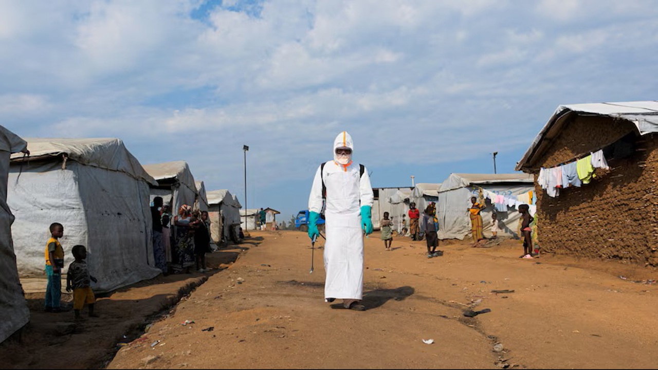 OMS va începe studiile clinice pentru o tulpină rară de Ebola, depistată în Congo