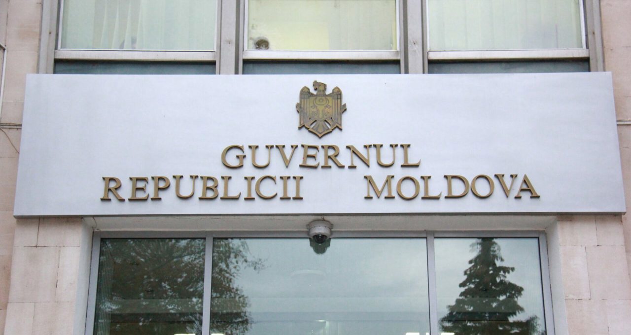 Executivul aprobă rectificări bugetare: cheltuielile cresc – veniturile se micșorează   