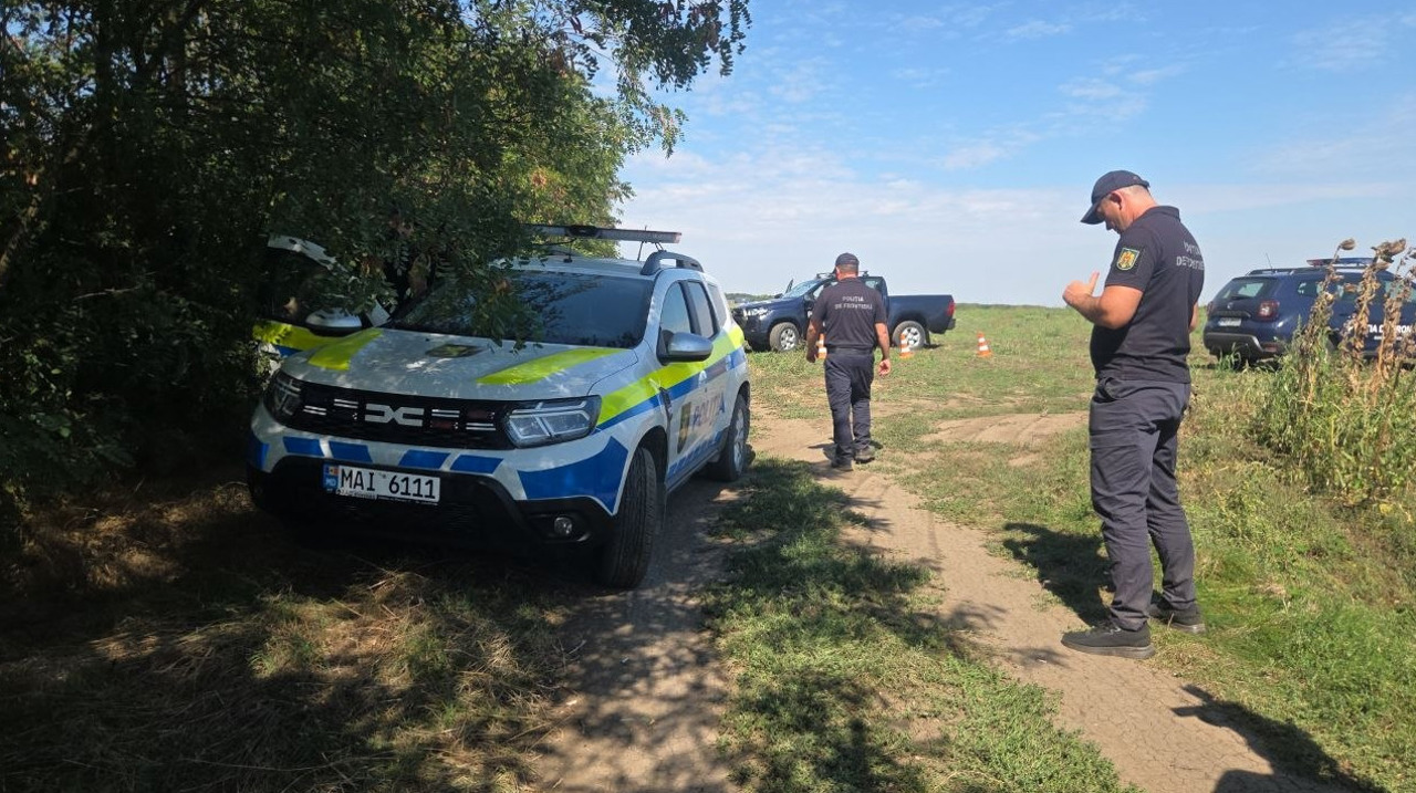 FOTO // Vie arsă și fragmente de metal și plastic, găsite la Crocmaz după explozia din timpul nopții 