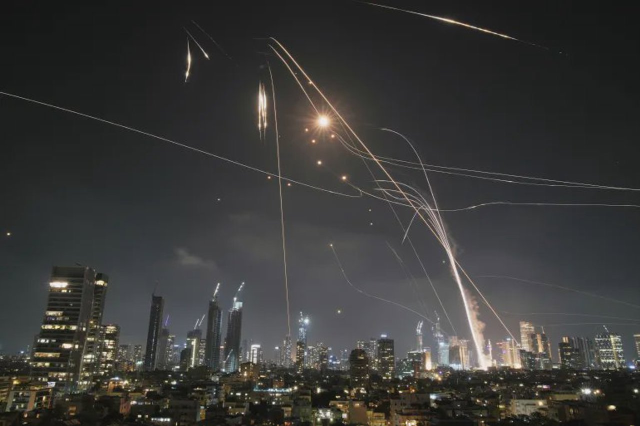 Israel emite avertismente de evacuare pentru iranienii din apropierea instalațiilor de armament, pe fondul intensificării conflictului cu Iranul
