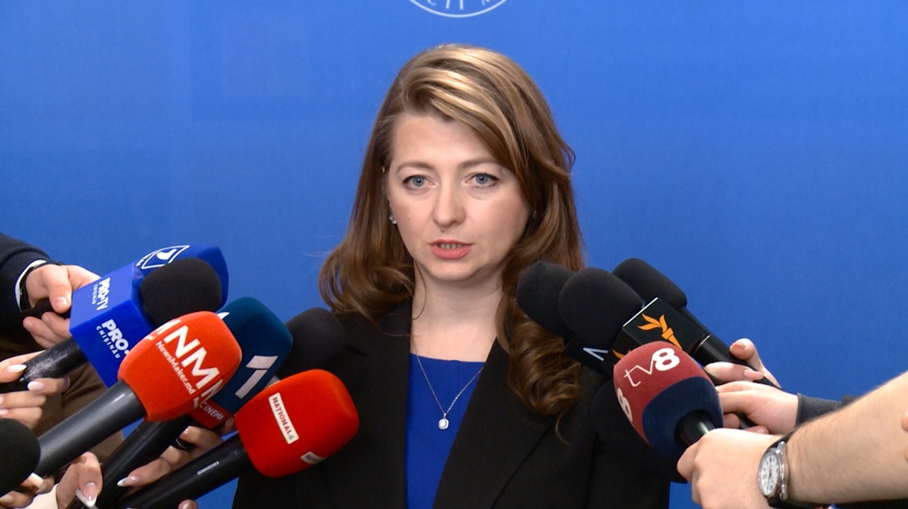 Ancheta privind eliberarea din detenție a unor condamnați pe viață continuă. Precizările ministrei Justiției