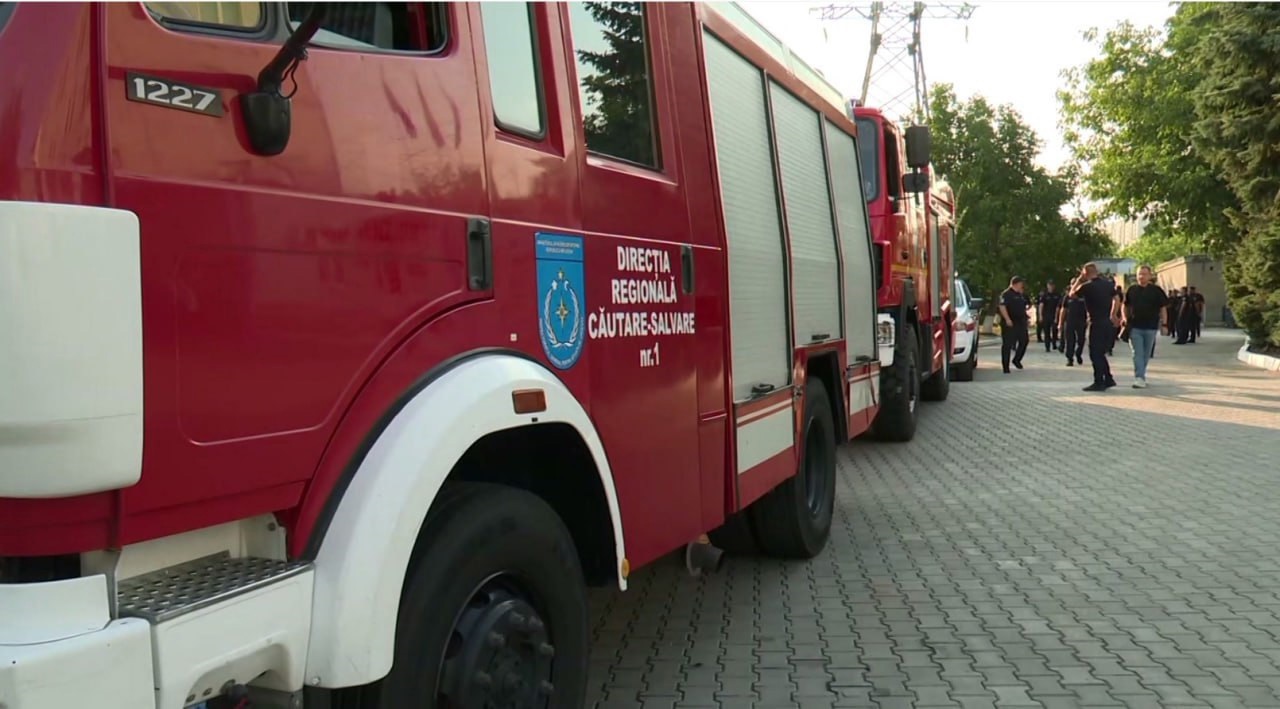 O echipă de pompieri moldoveni pleacă în Grecia. Vor ajuta la stingerea incendiilor  