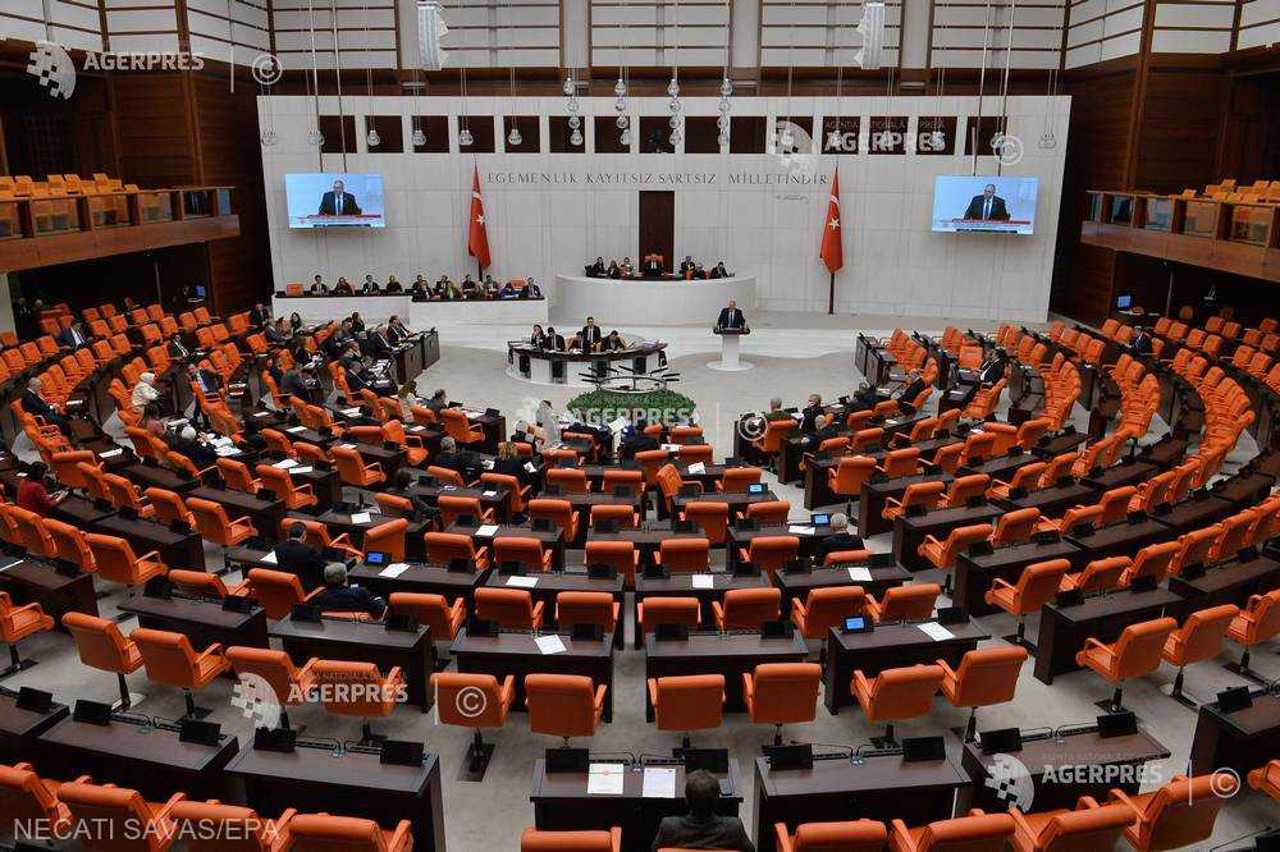 Parlamentul turc a ratificat aderarea Suediei la NATO