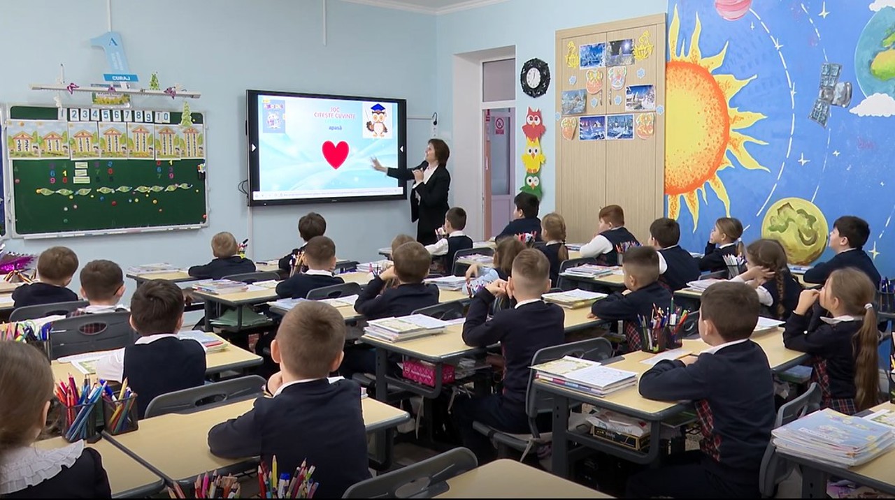 73 de școli, reorganizate. MEC: „Ne dorim o educație de calitate, nu economisirea resurselor”
