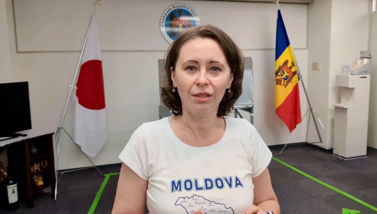 Ludmila Vizdoagă votes first at Tokyo polling station