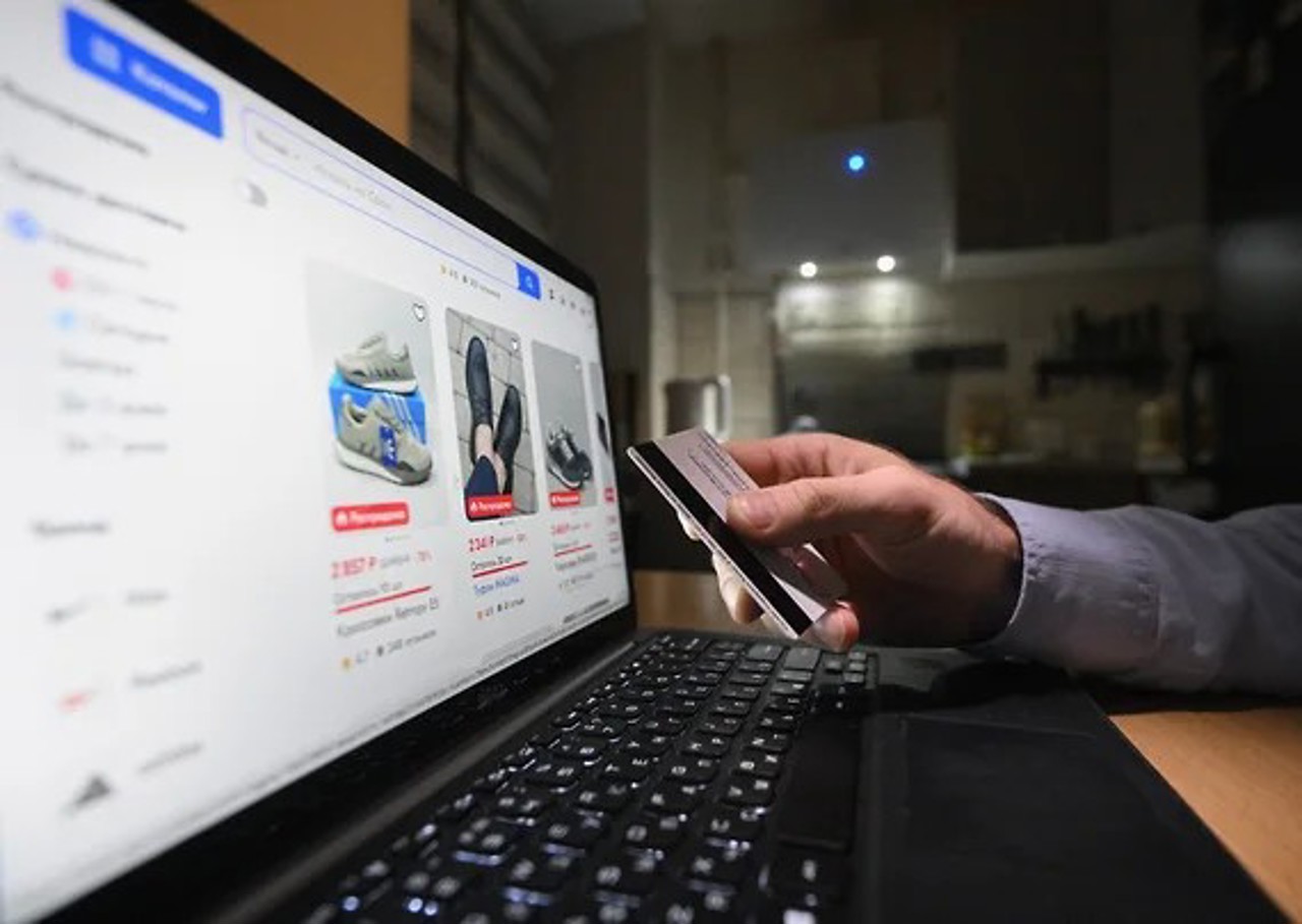 Tensiuni din cauza reducerilor în Rusia: băncile rusești vor să elimine discounturile de pe platformele online