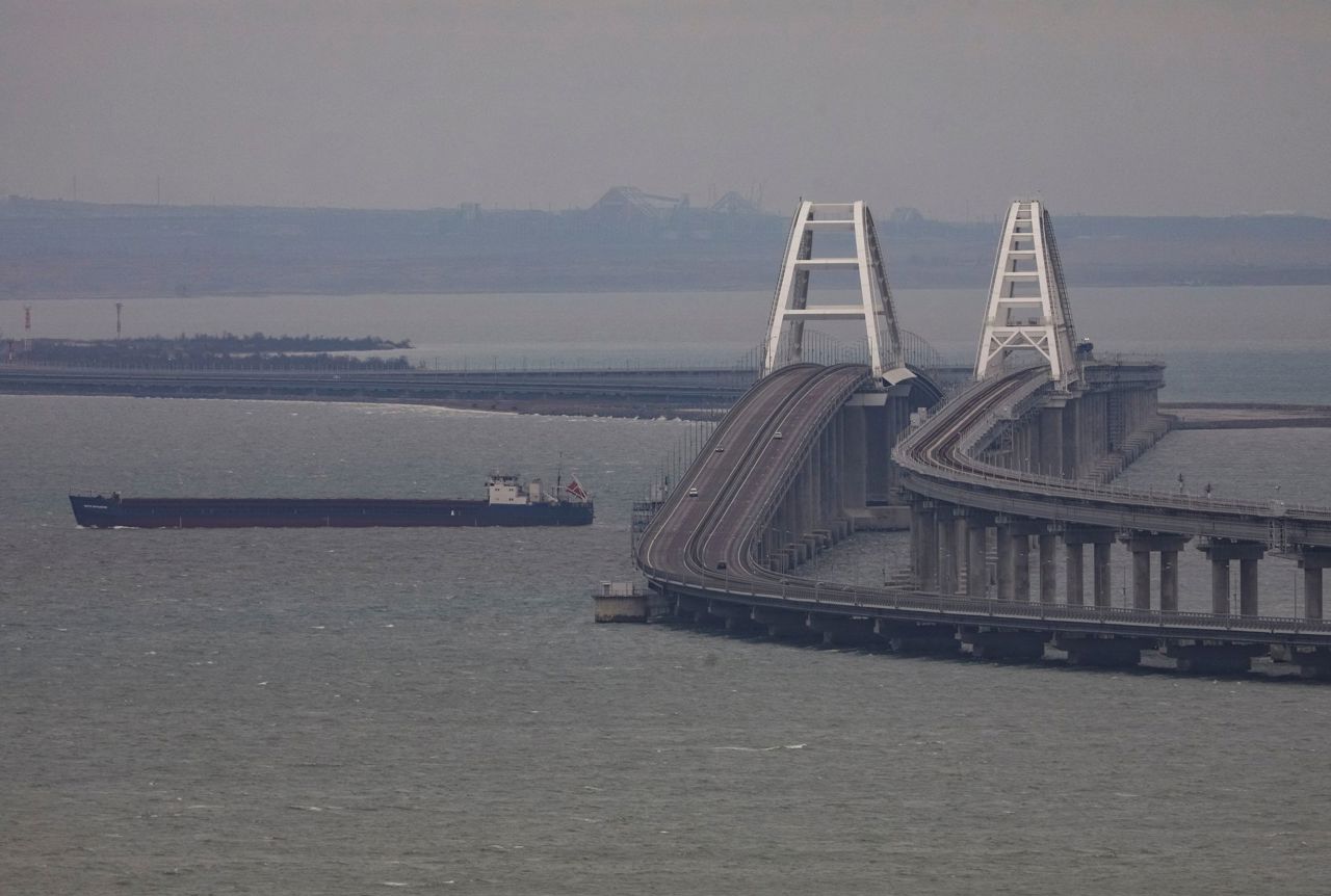 Traffic stopped on the Crimean Bridge due to explosion