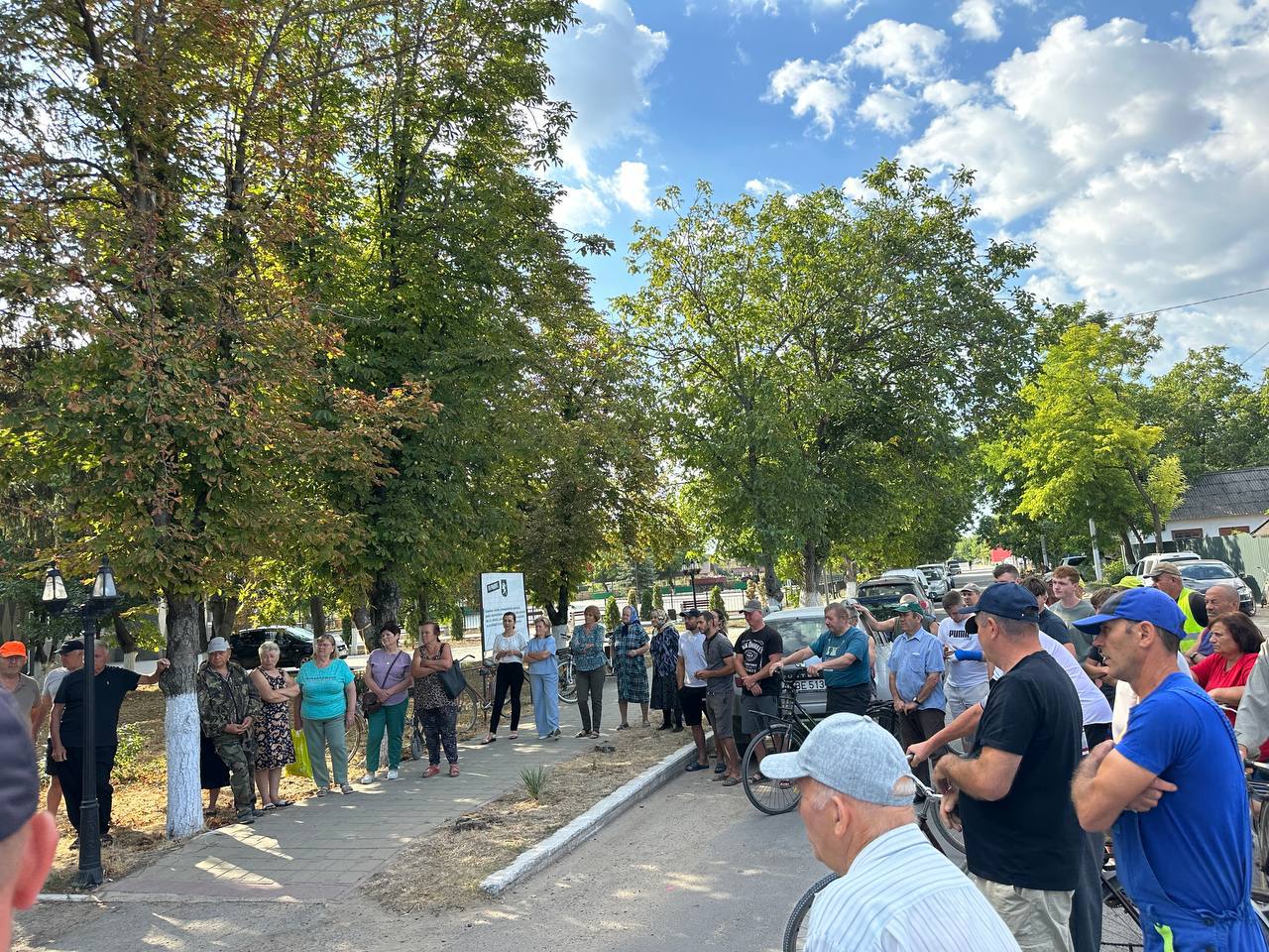 Scandal la Puhăceni: satul se ridică împotriva unor extracții ilegale 