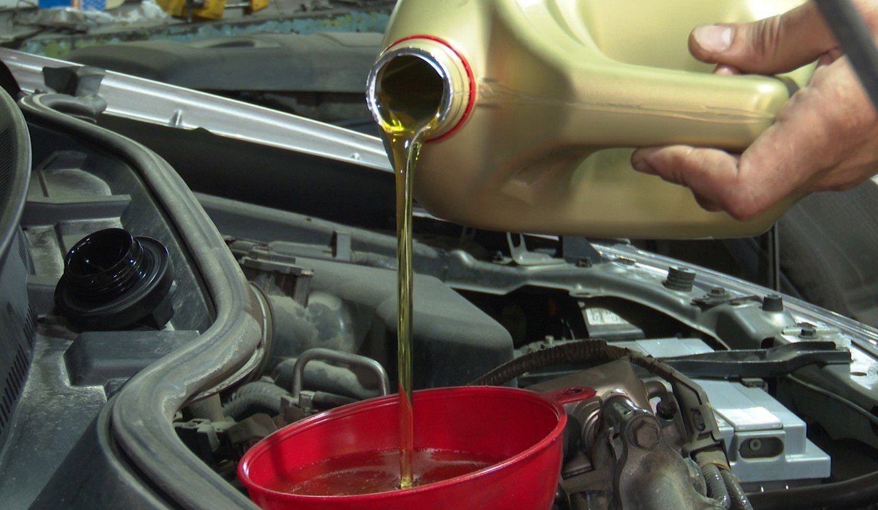 Uleiul tehnic uzat - o amenințare pentru mediu și sănătate. Specialiștii vin cu recomandări  