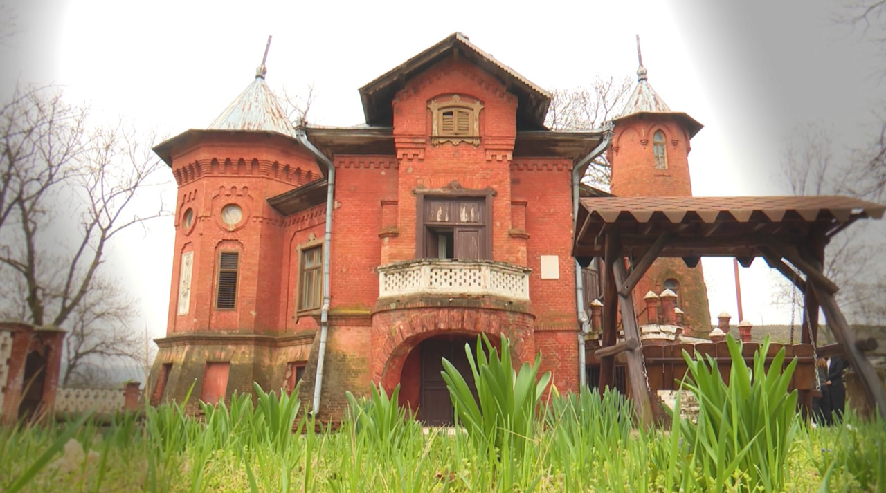Monument unic în R. Moldova: Castelul de Vânătoare își recapătă aspectul inițial