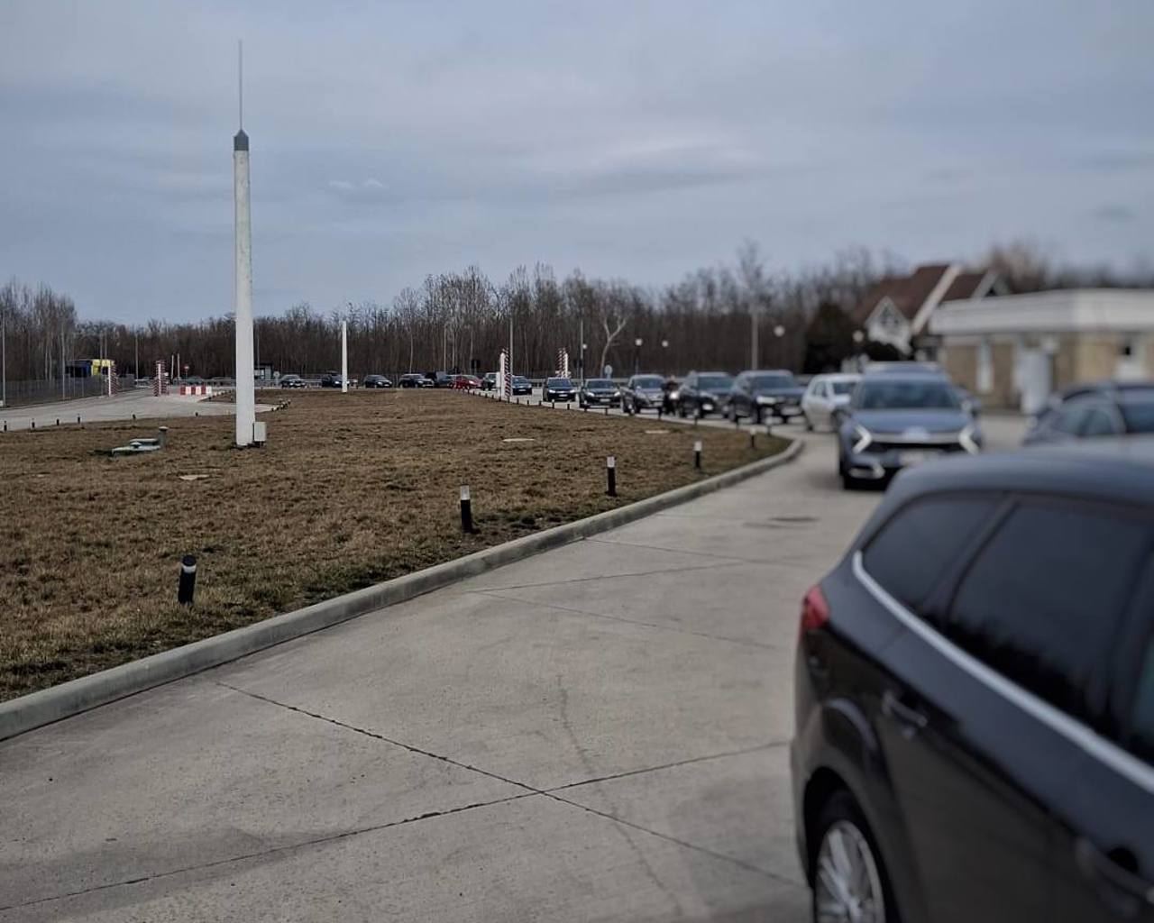 Heavy traffic at Sculeni, on the way out of the Republic of Moldova