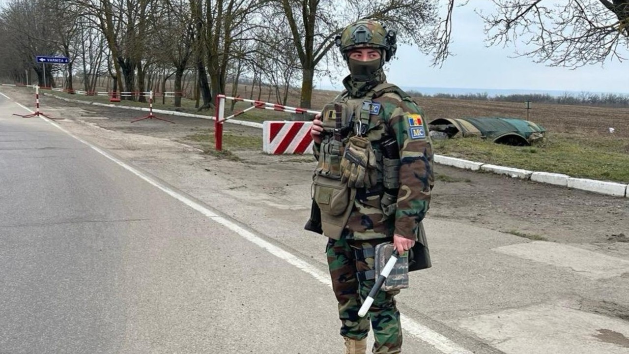 Moldovan soldiers adopt national insignia, ending Russia-only rule in security zone