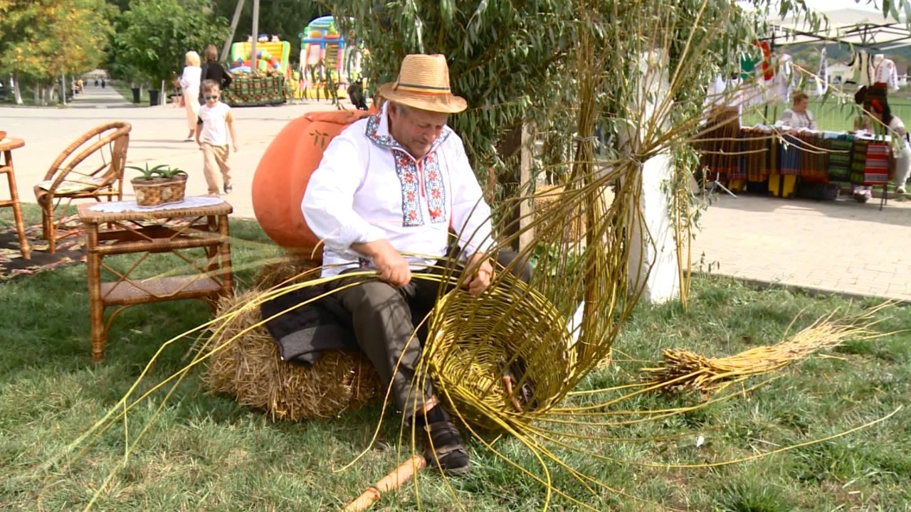 Lozova's Willow Festival celebrates tradition