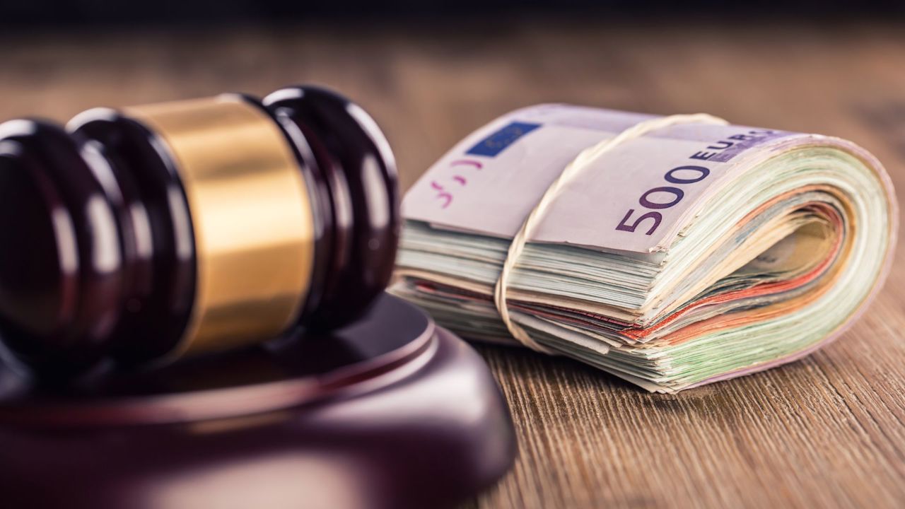 Trafic de influență într-un dosar de viol: Inculpații au promis să „rezolve” cazul cu 7.000 de euro