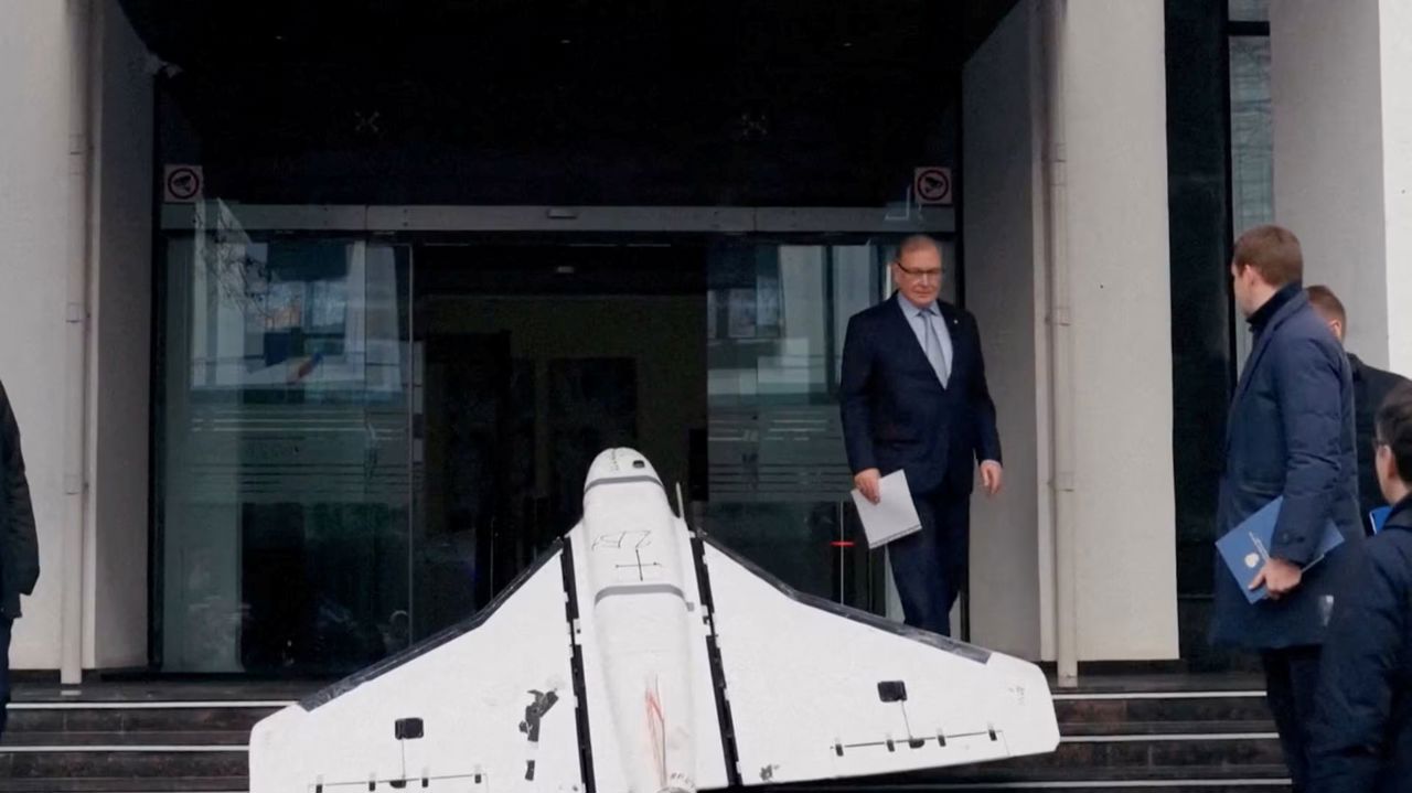 După incidentele cu drone, un deputat din opoziție spune că expulzarea ambasadorului Rusiei nu trebuie decisă la emoții