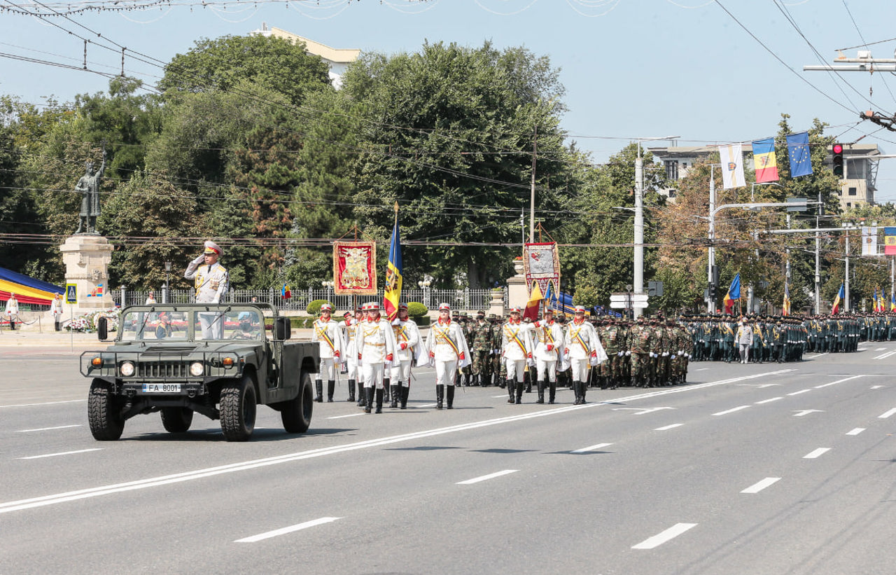 Militarii încep antrenamentele pentru parada de Ziua Independenței: Circulația sistată sub podul de la Telecentru
