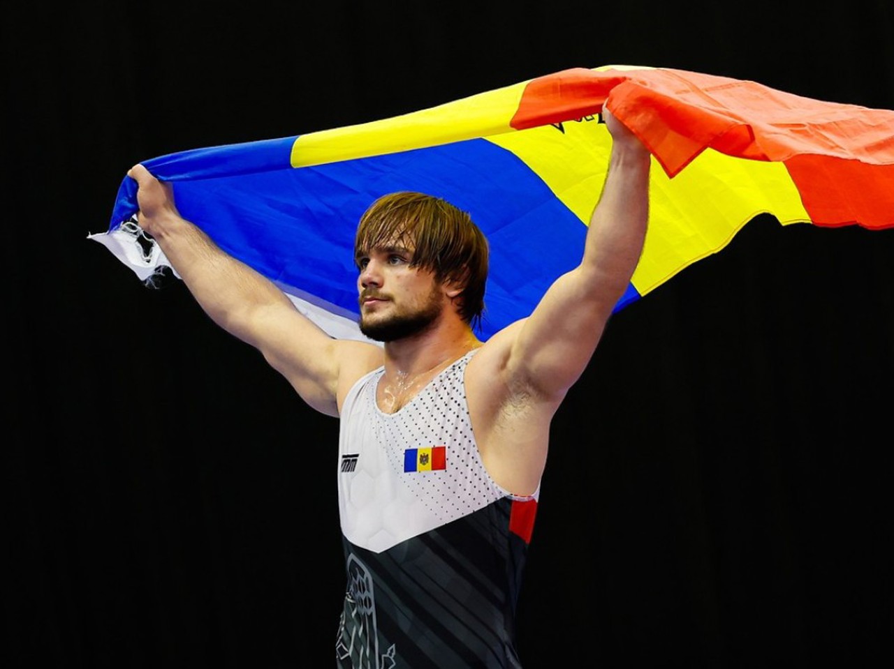 Medalia e în țară, acasă! Campionul mondial Alexandrin Guțu a revenit în Republica Moldova după performanța superbă din Serbia