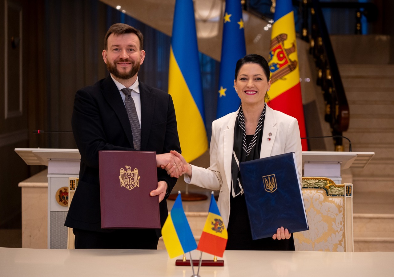  Moldovenii vor primi pensie și pentru contribuțiile realizate în Ucraina. Acord semnat la Chișinău 