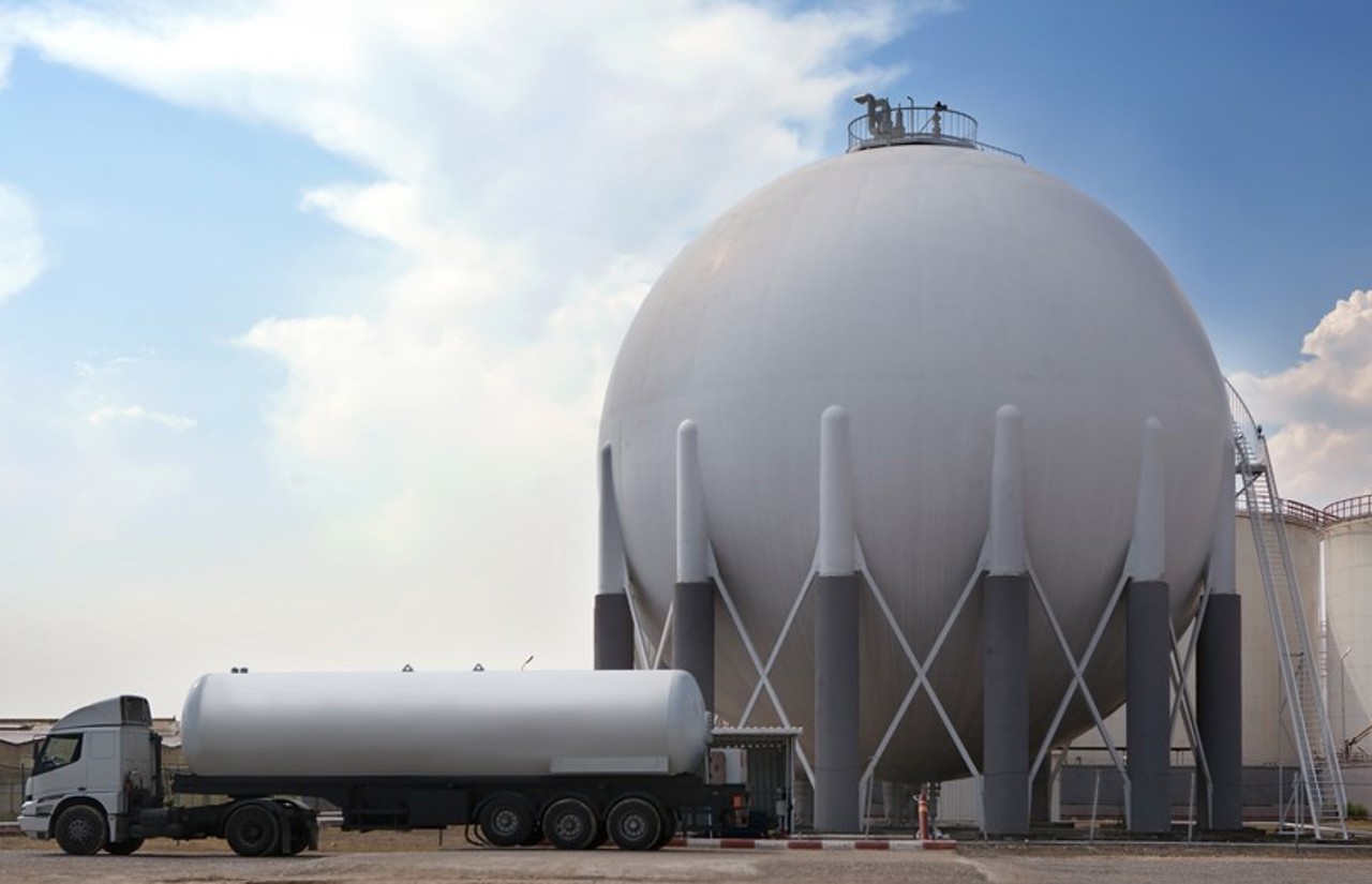 Хранение газа. Самое большое хранилище газа в мире. Natural Gas Storage. Gas Storage Tank. Самый большой природный ГАЗ хранение.