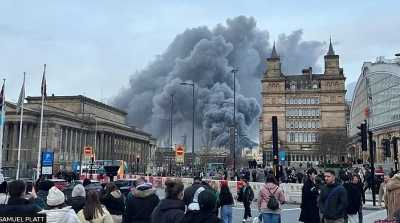 Liverpool inferno: Abandoned building burns