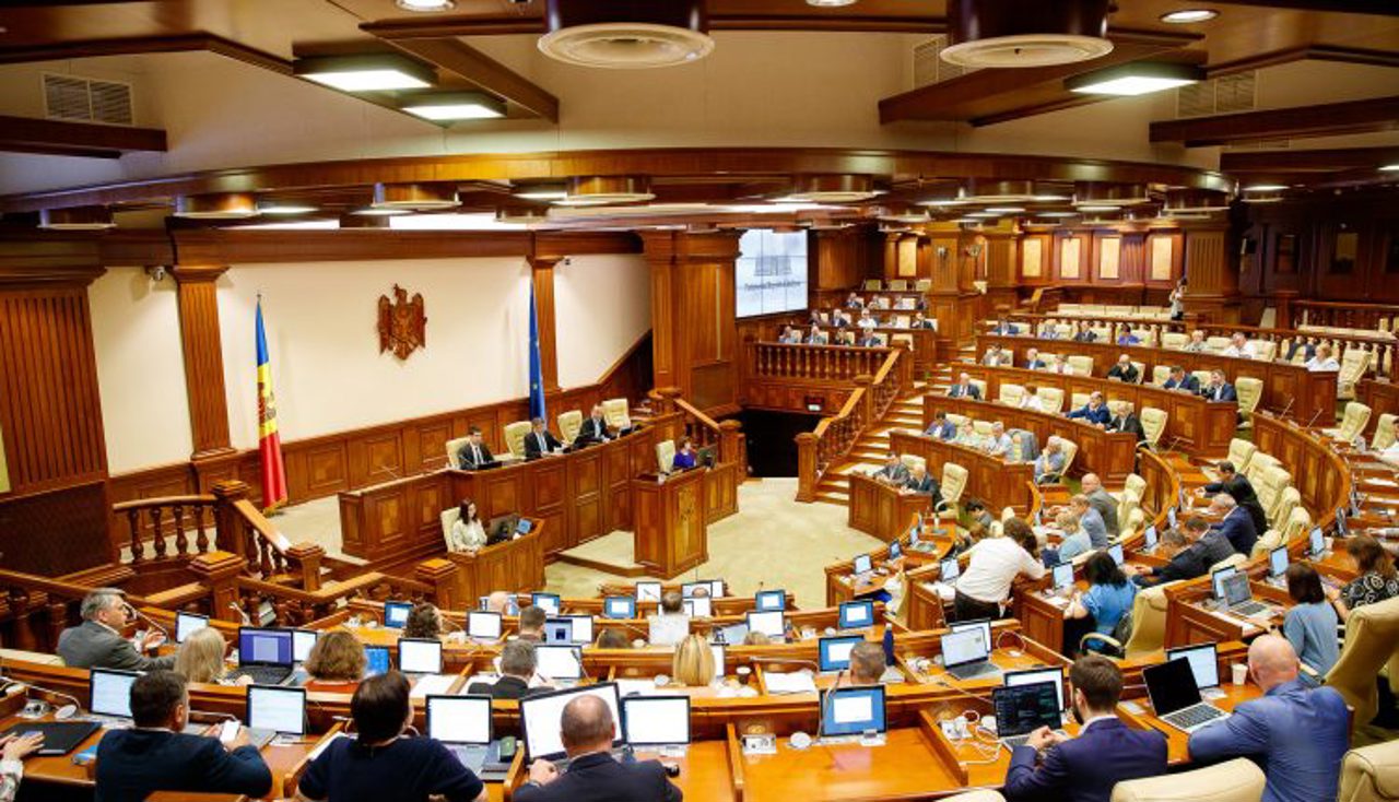 Analysts' assessment of the parliamentary session: more transparency and economic development needed