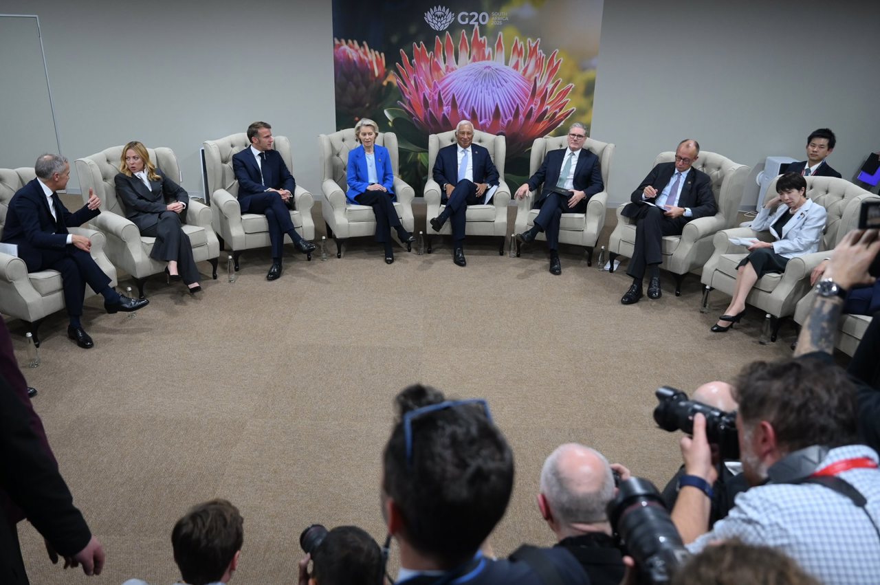 Europa salută eforturile SUA, dar avertizează: „Ucraina nu trebuie lăsată vulnerabilă”