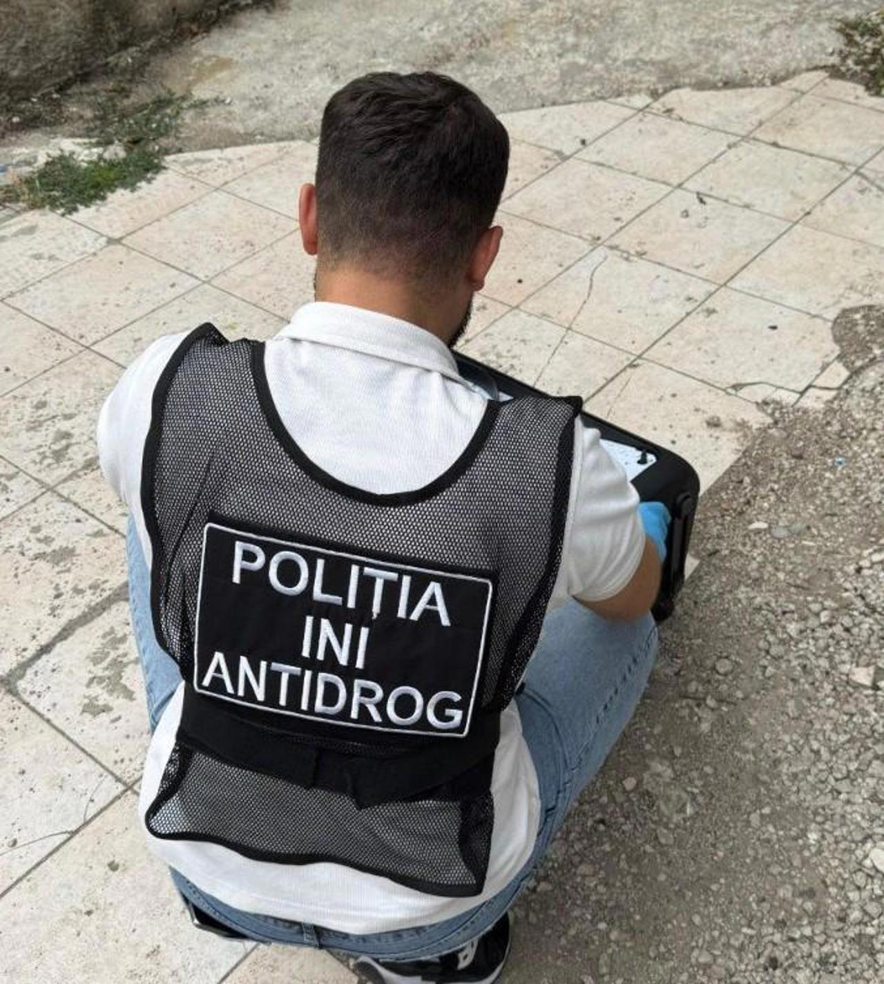 (ВИДЕО) Молдаванин и украинец задержаны по подозрению в обороте наркотиков