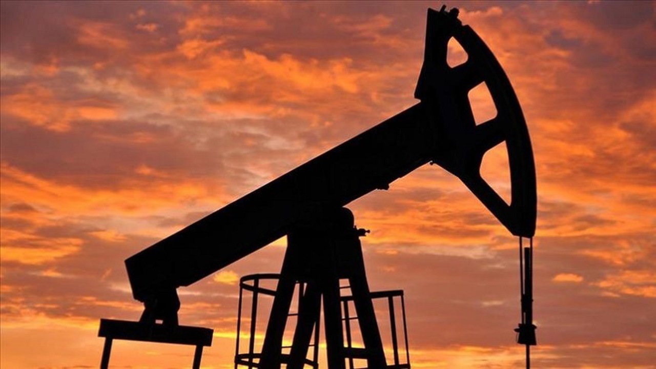 Oil: Slow growth meets geopolitical risk in 2024