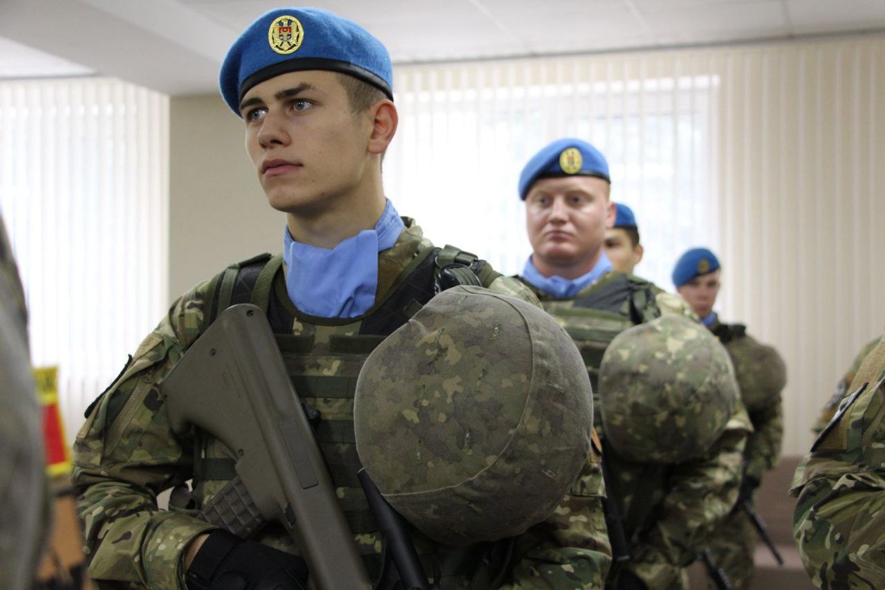 Tricolor lângă tricolor: militarii moldoveni vor participa la parada militară din București de Ziua Națională a României