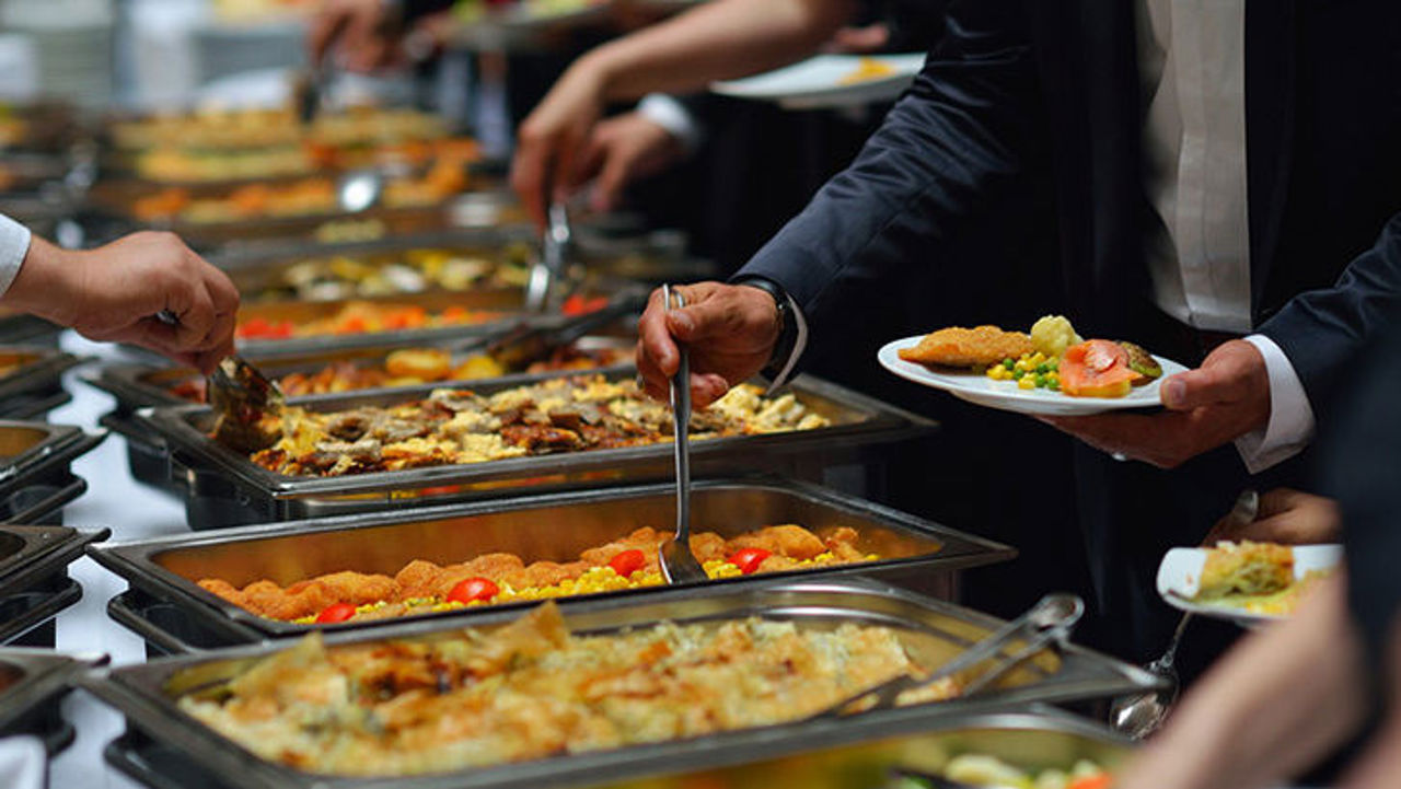 Plafonul tichetelor de masă ar putea crește la 70 de lei, odată cu trecerea completă la formatul electronic