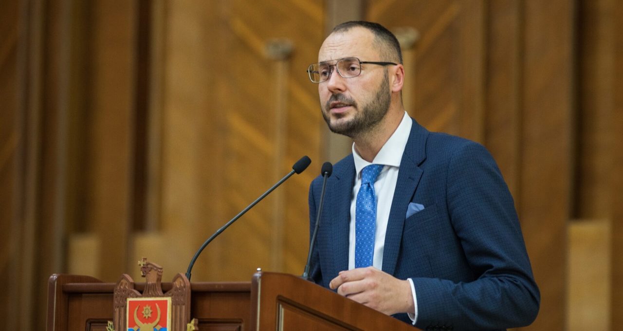 Oligarhii ar putea fi excluși din procesul de decizie în domeniile politic, audiovizual și economic. Precizările ministrului Justiției