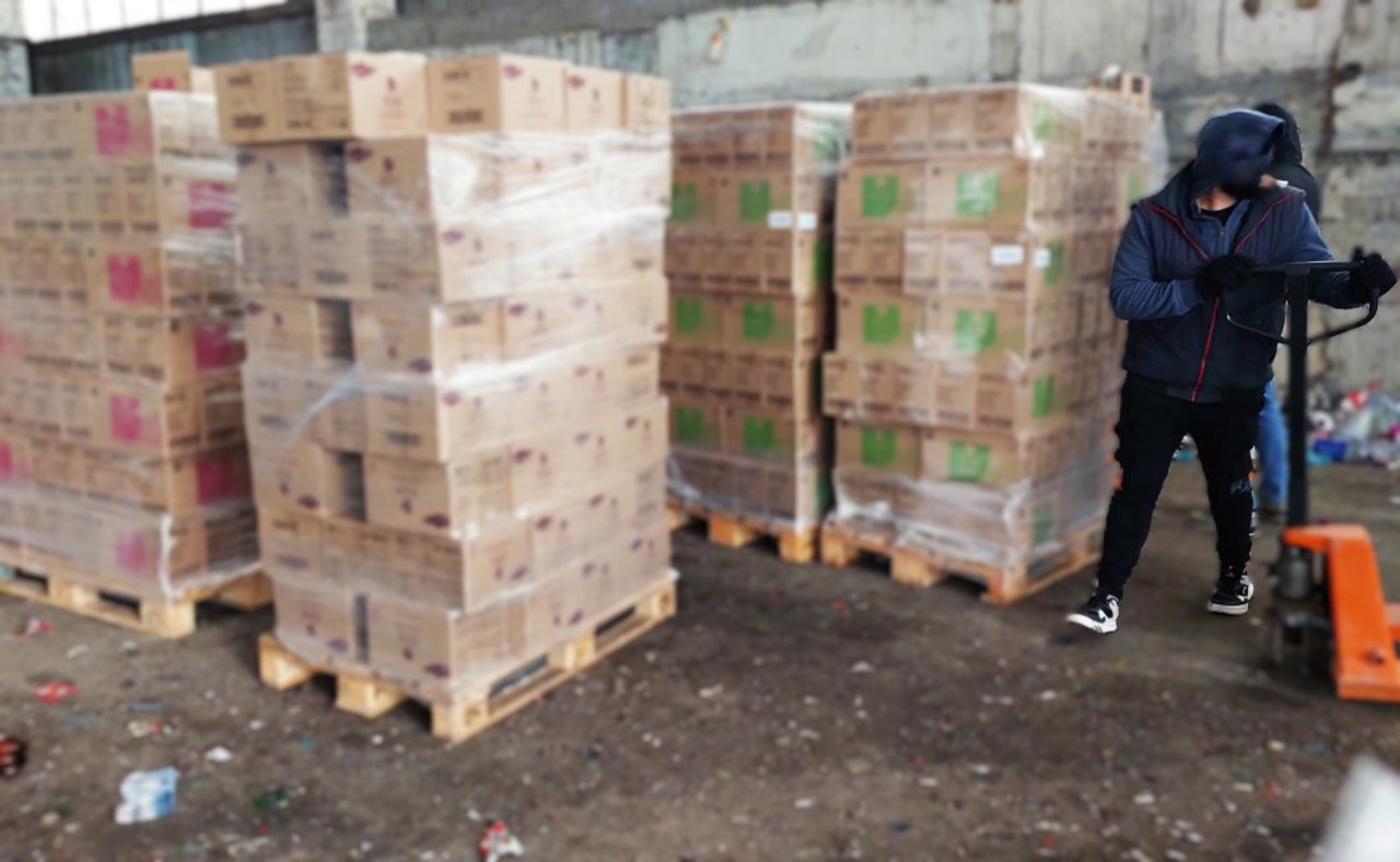 В Молдову пытались ввезти партию шоколада с истекающим сроком годности