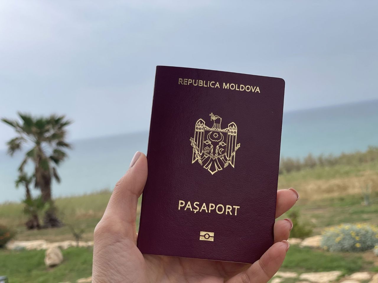 Clasamentul mondial al pașapoartelor, în 2025: cetățenii R. Moldova pot merge fără viză în peste 120 de țări