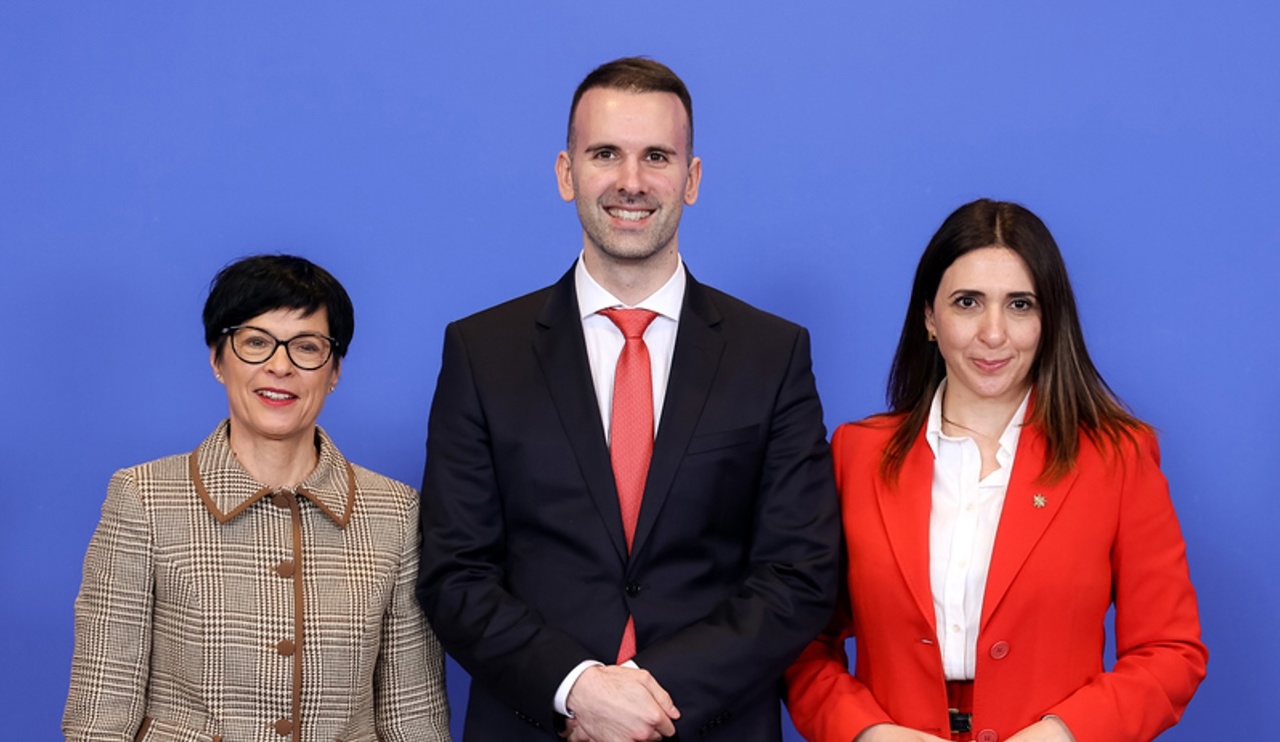 Un nou pas decisiv spre aderare: Muntenegru ajunge la 13 capitole de negocieri închise, continuând să conducă cursa extinderii Uniunii Europene