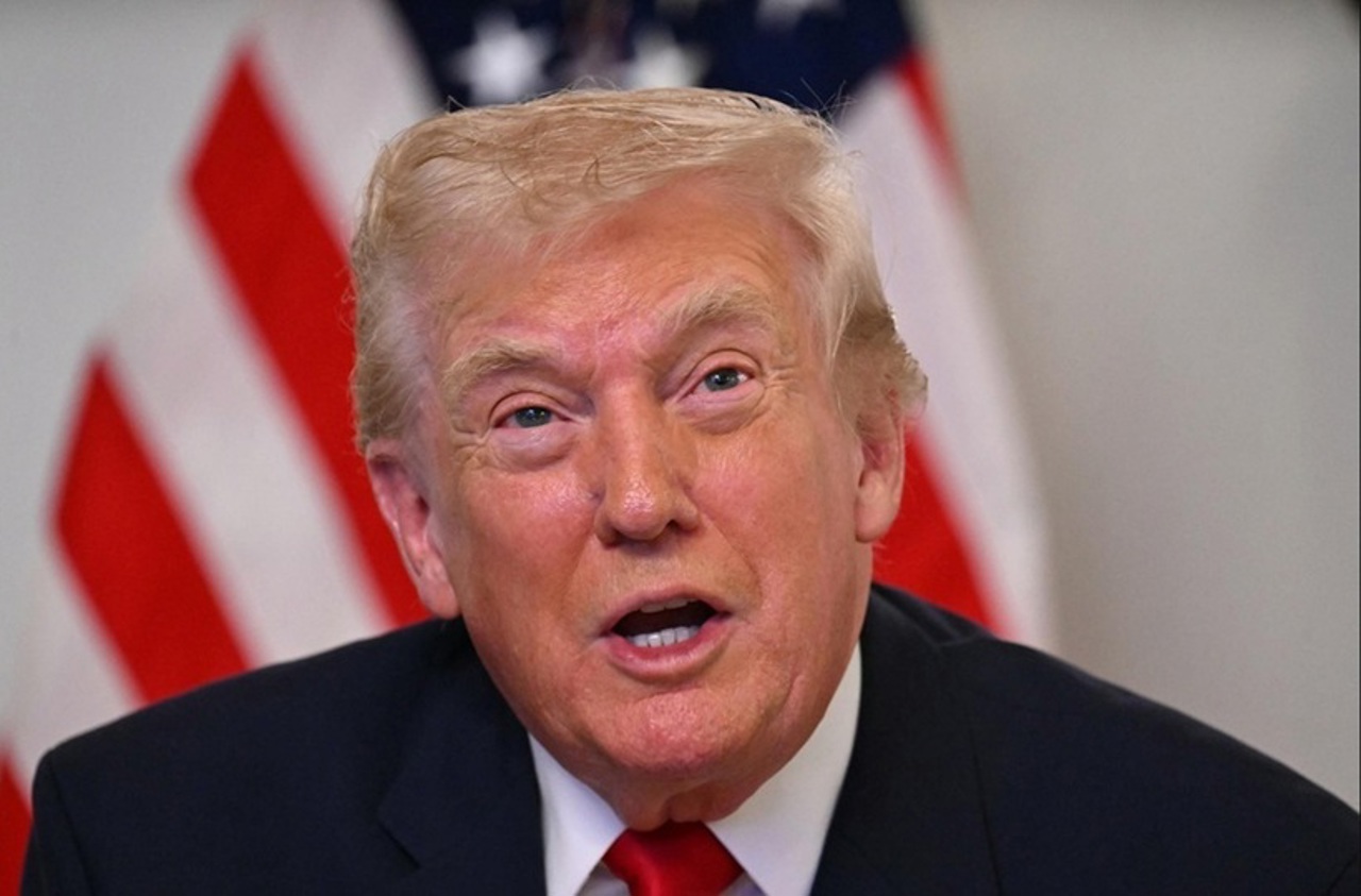 Trump impune taxe de 25% țărilor care fac afaceri cu Iranul