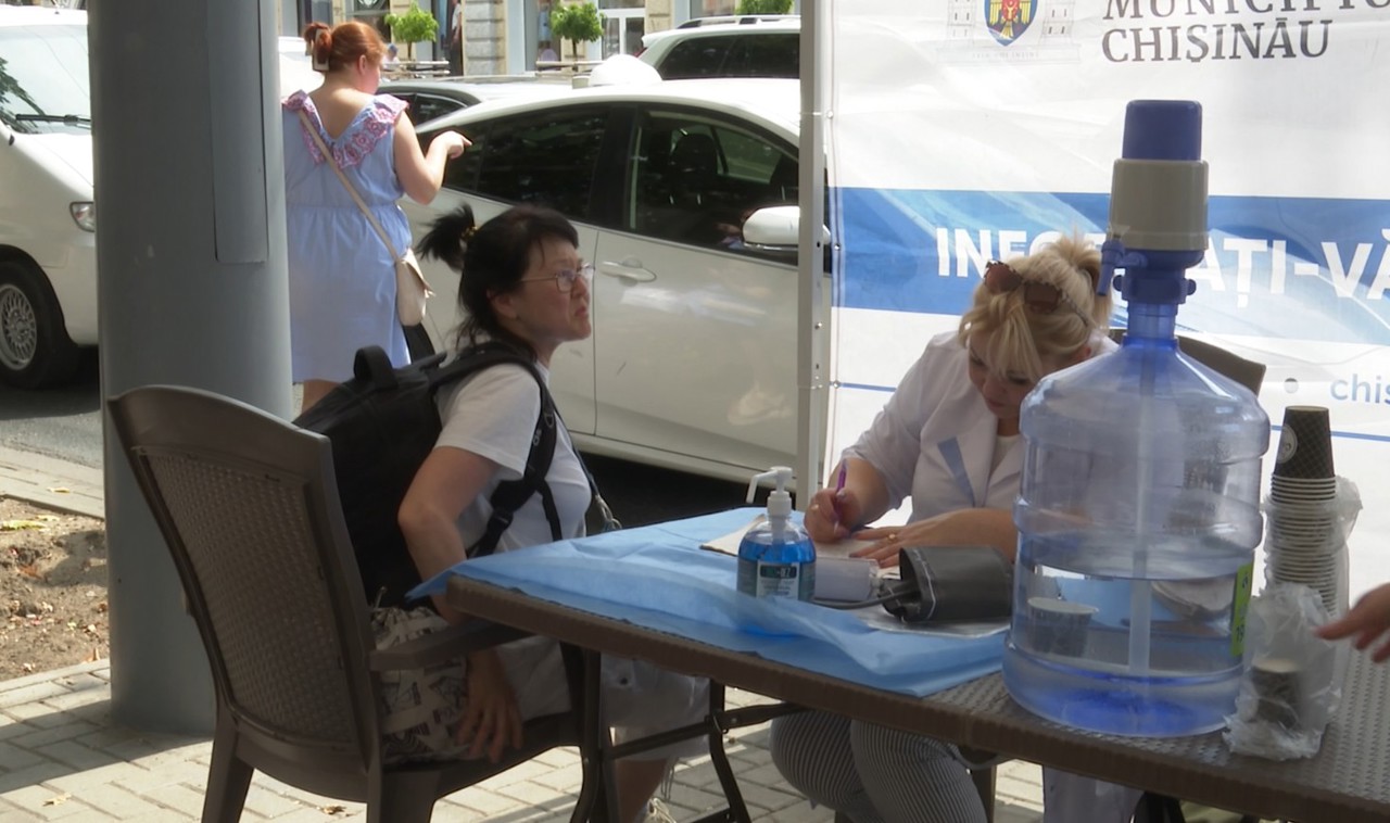 Măsuri anti-caniculă în capitală: apă potabilă și asistență medicală în zonele aglomerate