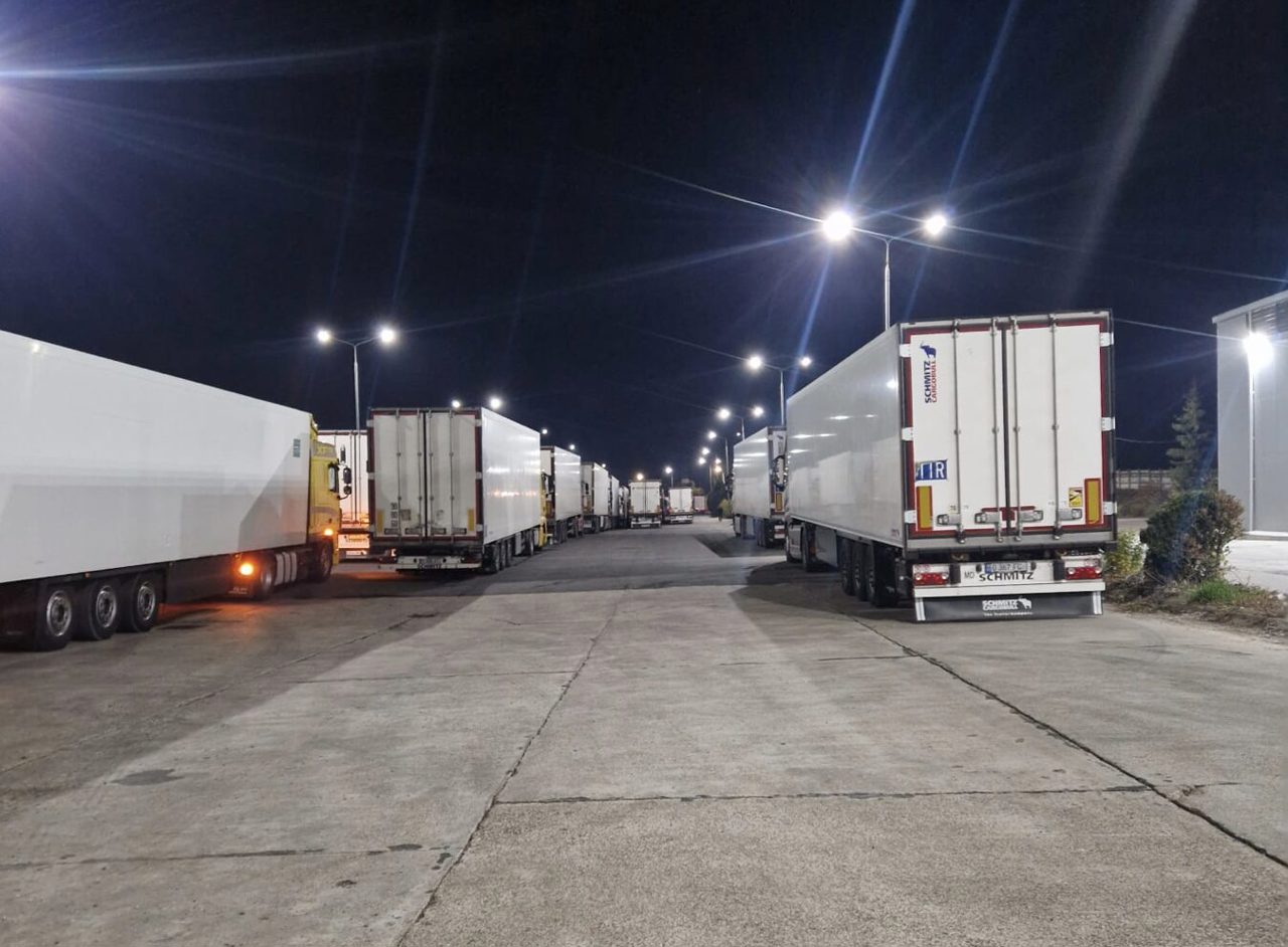 Traficul de camioane la frontiera cu România a crescut cu 50%. Ce provoacă aglomerația