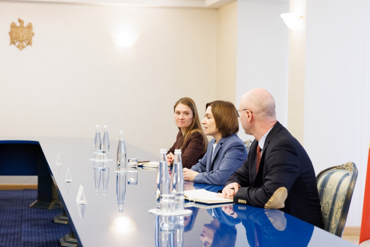 Maia Sandu, discuții cu europarlamentari veniți în R. Moldova să monitorizeze scrutinul: Acțiunile de influență externă amenință procesul electoral 