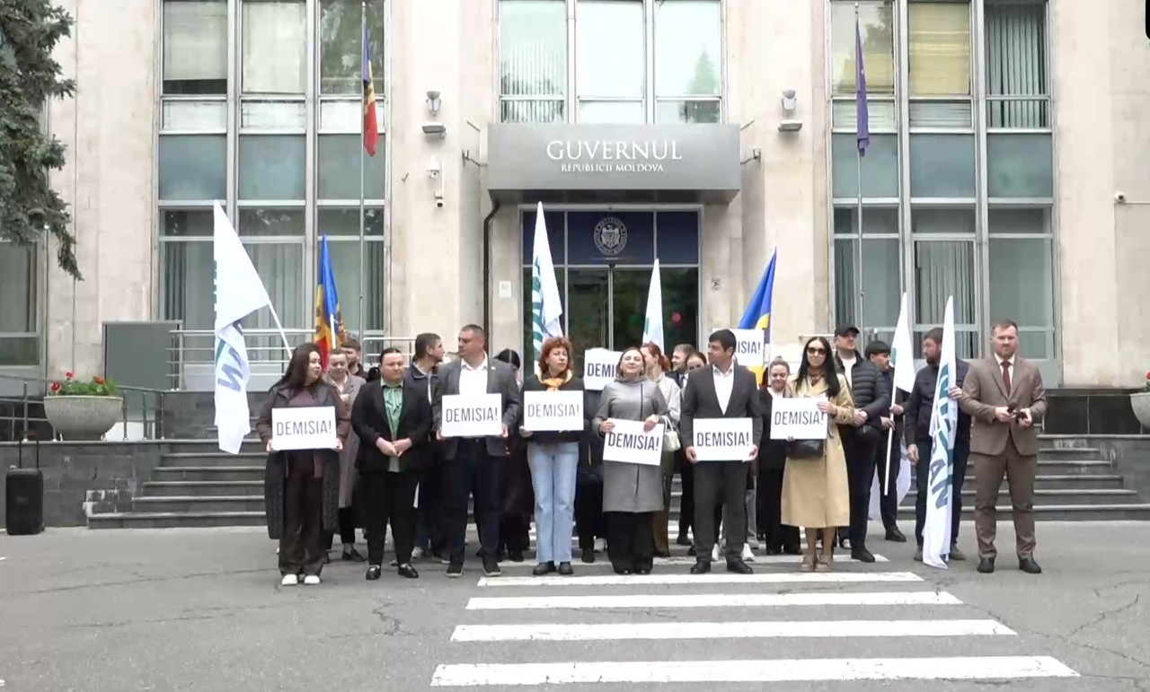 MAN cere demisia ministrului Apărării după cazul tragic de la Cahul. Nosatîi: „Ar fi o lipsă de responsabilitate să plec acum”