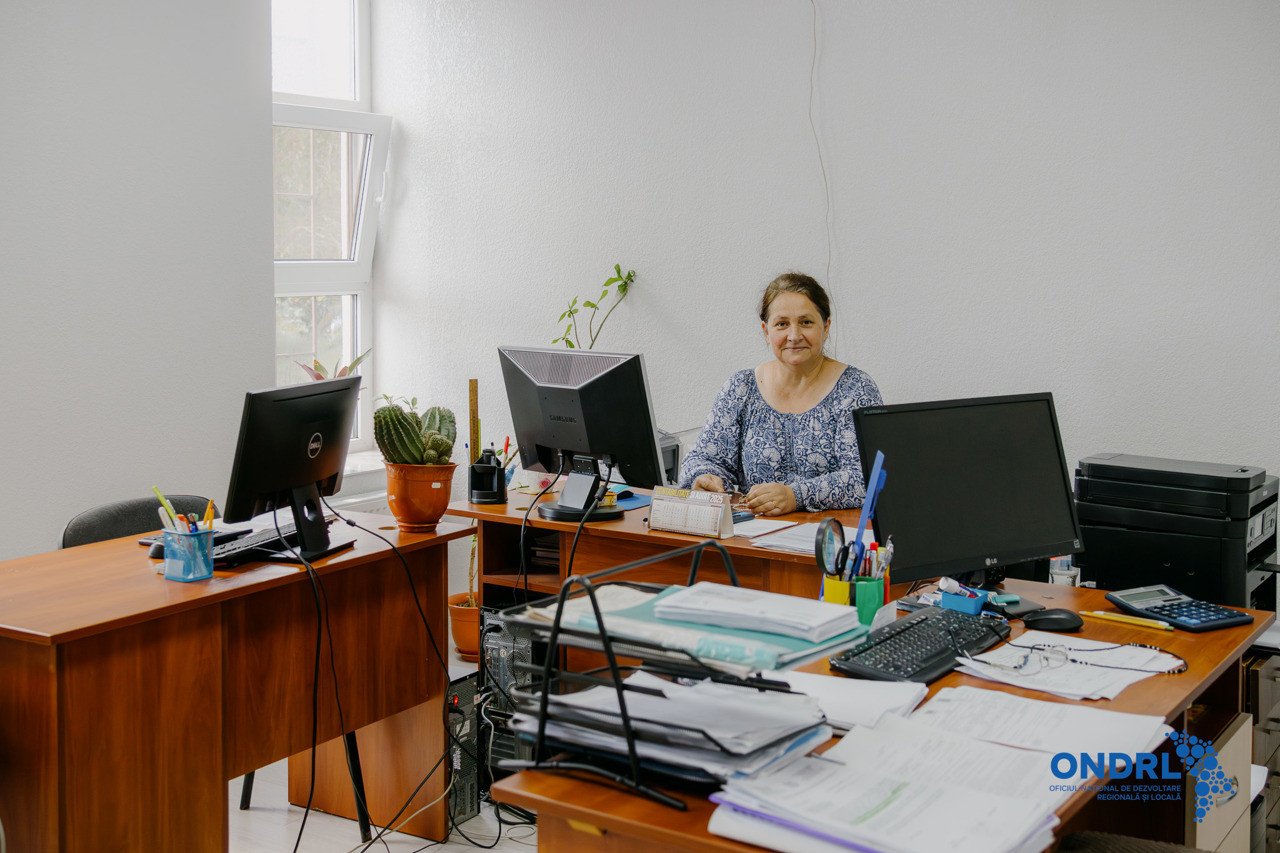 „Nu e ușor, dar e frumos”: povestea primăriței din Tudora, care a crescut opt copii