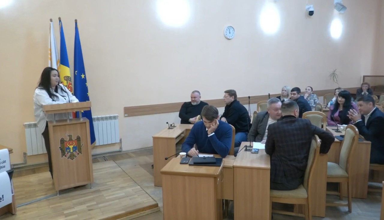„Consilierii nu se prezintă la locurile lor de muncă”. Primarul Ceban, solicitat să examineze oportunitatea dizolvării CMC