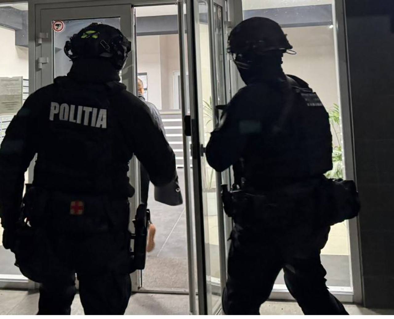 Detalii noi despre perchezițiile desfășurate de poliție: cetățeni moldoveni, suspectați de mercenariat în Ucraina