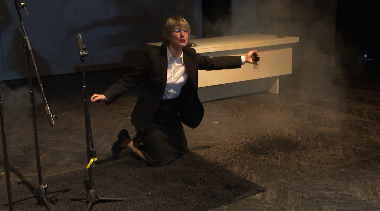 Teatrul „Mihai Eminescu” aduce pe scenă povestea jurnalistei asasinate Anna Politkovskaia