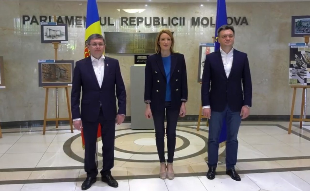 Роберта Метсола принята в парламенте спикером Игорем Гросу и премьер-министром Дорином Речан