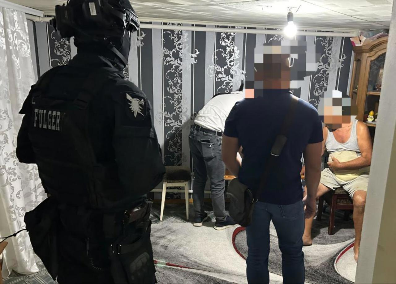 Подкуп избирателей с помощью мобильных приложений: полиция изъяла документы и деньги в ходе 15 обысков