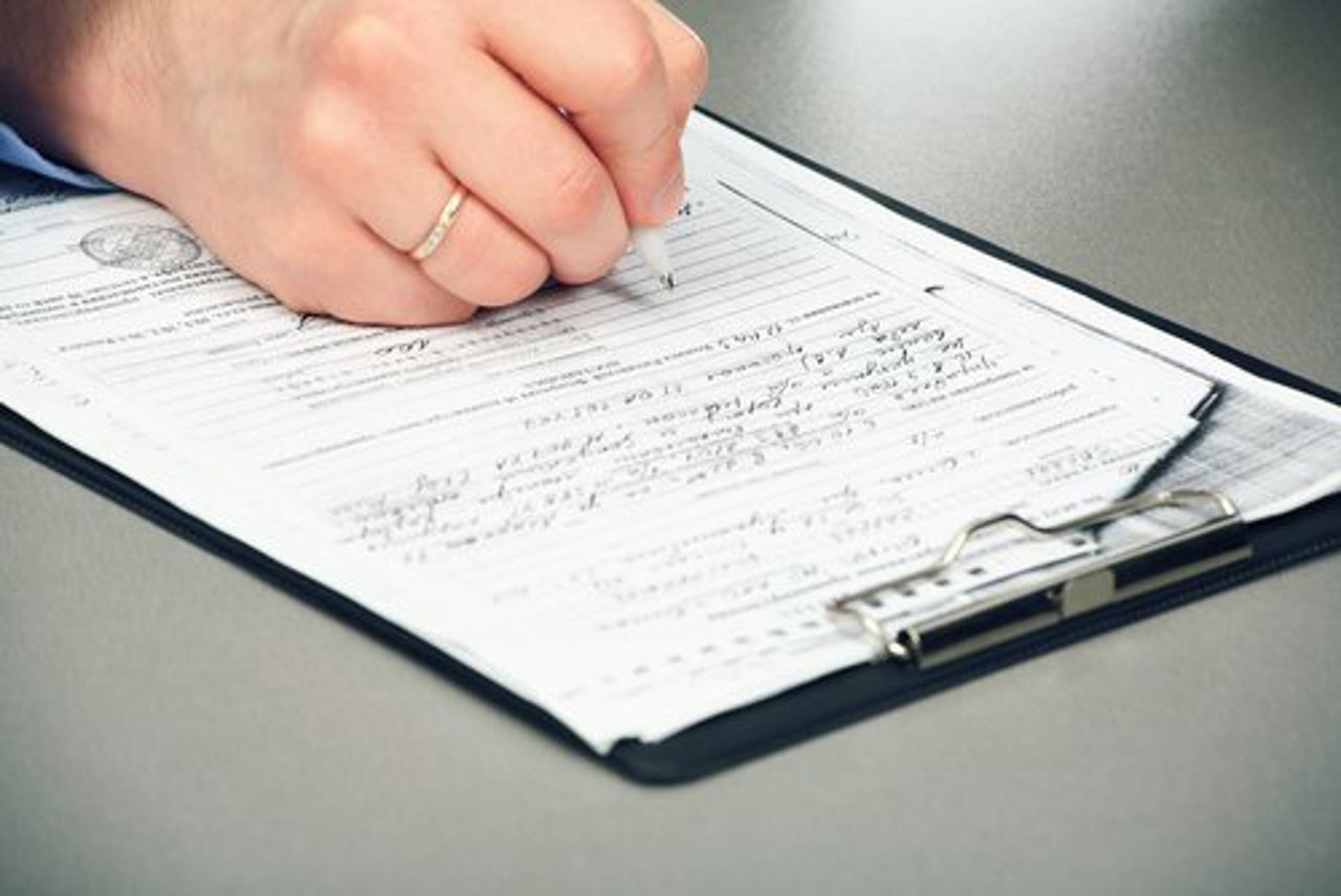 Demnitari sancționați pentru întârziere. ANI a dat amenzi de aproape 65 de mii de lei pentru depunerea tardivă a declarațiilor de avere