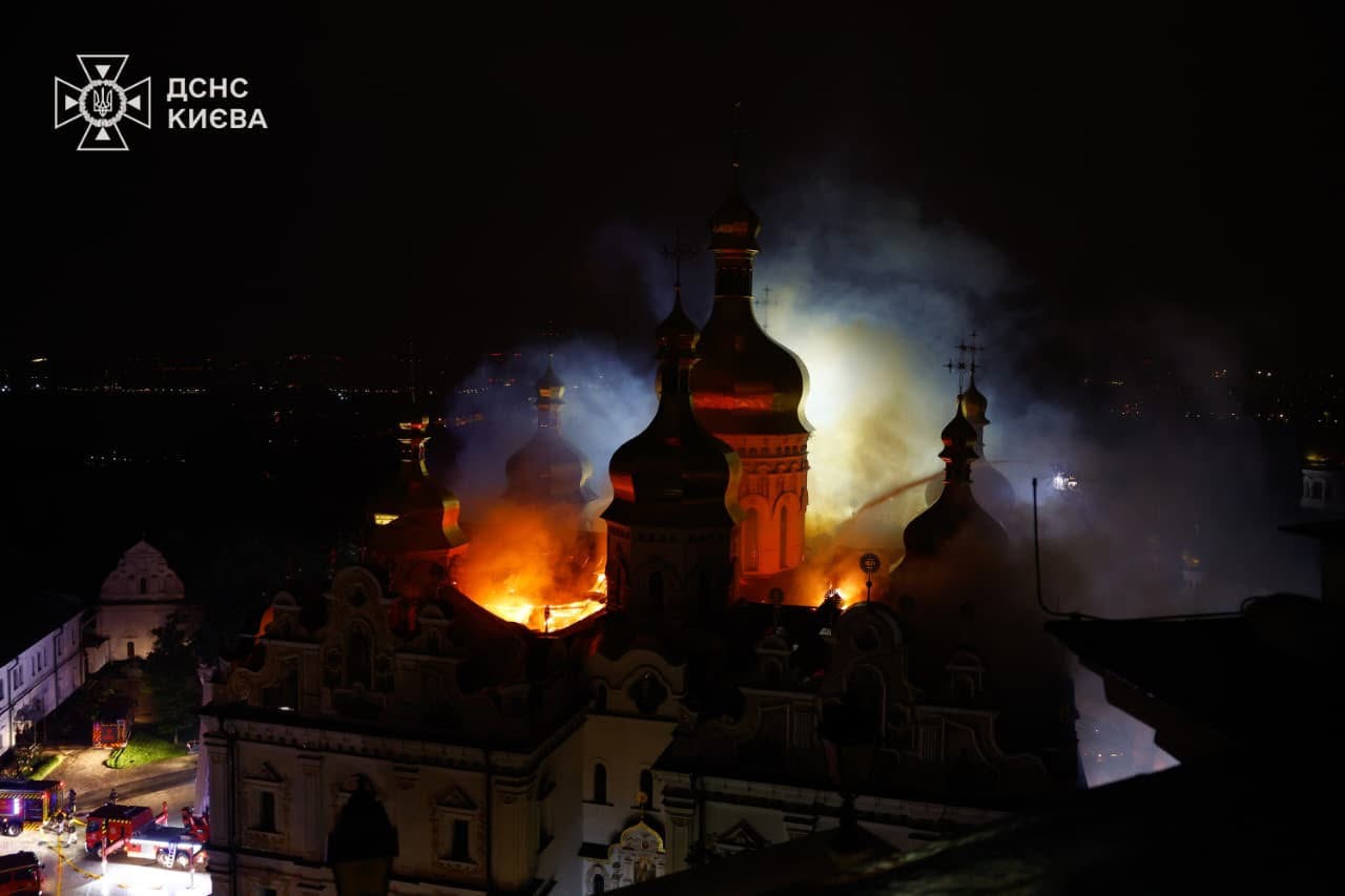 Mănăstirea Lavra Pecerska din Kiev, cuprinsă de flăcări după un atac rusesc