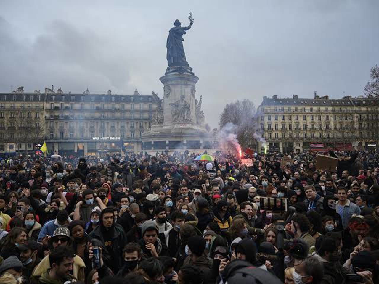 Corespondență Dan Alexe | Proteste în Franța extremelor și angoasa așteptării prezidențialelor