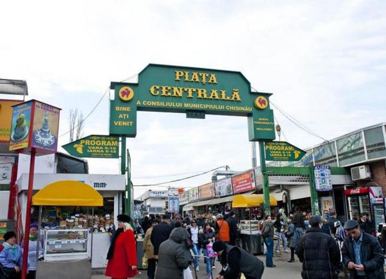 Piețele și supermarketurile, cu orar special în perioada sărbătorilor